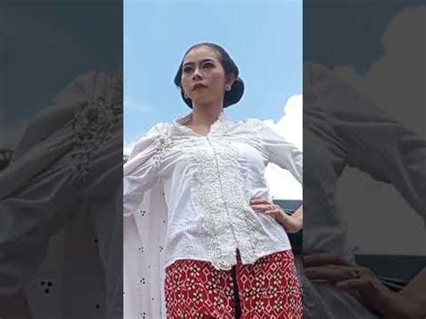 Fashion Show Kebaya Dari Masa Ke Masa Rancangan Linda Susanti Griya