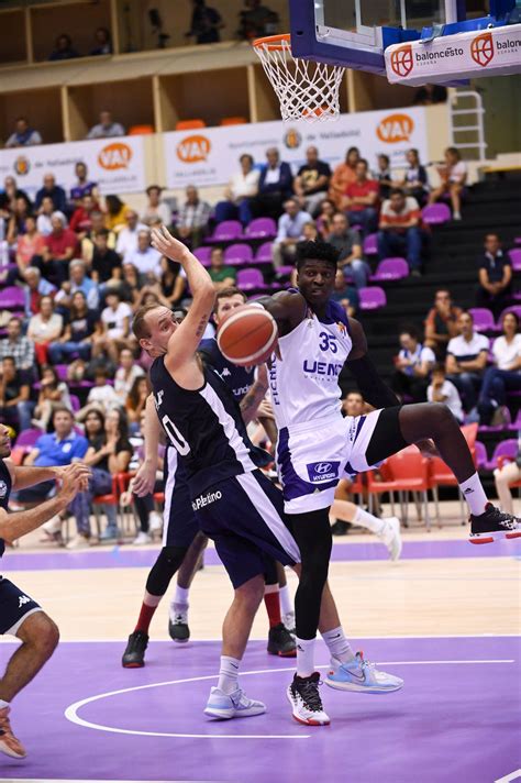 Fotos El Partido Entre El Pucela Basket Y El Zunder Palencia El