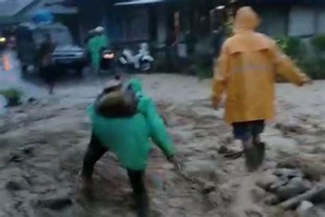 Hujan Deras Sebabkan Banjir Dan Longsor Di Kabupaten Lebong ANTARA