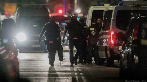 Berlin Hostage Crisis Ends With Suspect Taking Own Life Dw 04252023