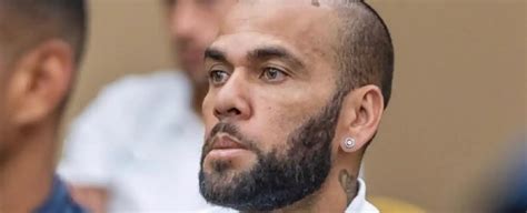 Inicia el juicio contra el futbolista Dani Alves por violación