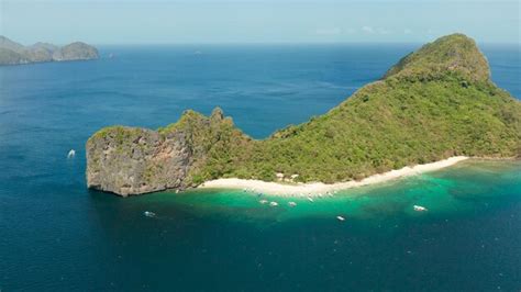 Premium Photo Tropical Island With Sandy Beach El Nido Philippines