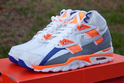 PG's Blog: '90 Bo Jackson Nike Air Trainer SC High “Auburn” Retros