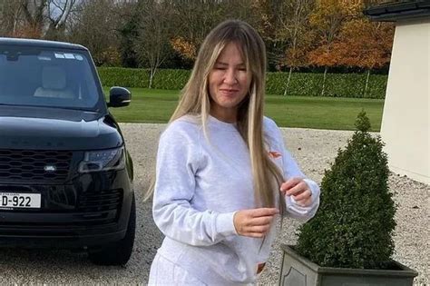 Conor Mcgregors Partner Dee Devlins Astonishing Net Worth And Former
