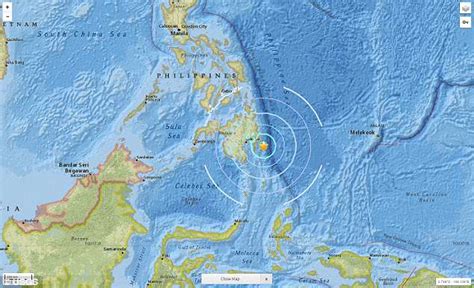 Philippines Earthquake Strikes With 6 2 Magnitude Daily Mail Online