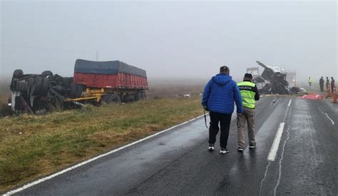 Murió un olavarriense en un choque entre una combi y un camión en la