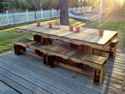 Diy Pallet Dining Tables Diy To Make