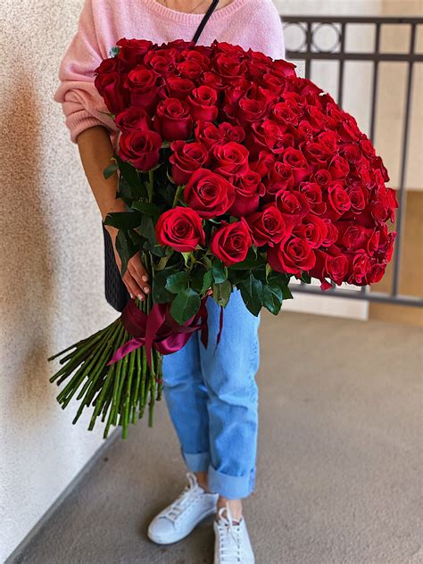 Descubra 48 Kuva Bouquet 100 Roses Vn