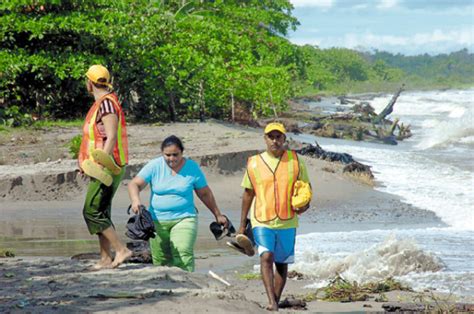 Miles De Familias Incomunicadas