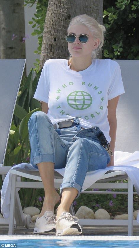 Ashley James Flaunts Her Incredible Bikini Bod In Marbella Daily Mail Online