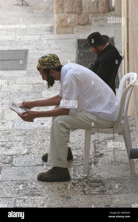 Oraciones judias ortodoxas fotografías e imágenes de alta resolución