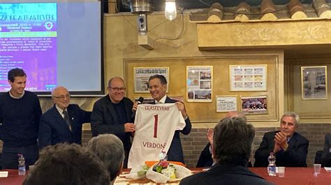 Verdone Al Trastevere Calcio Dobbiamo Recuperare La Poesia Di Una