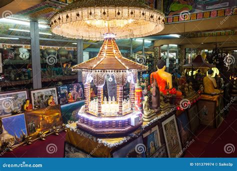 Gangaramaya Temple in Colombo Editorial Stock Image - Image of history, srlanka: 101379974