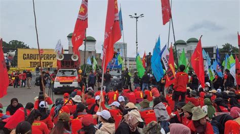 Puluhan Ribu Buruh Disebut Bakal Kepung Istana Dan MK Saat May Day