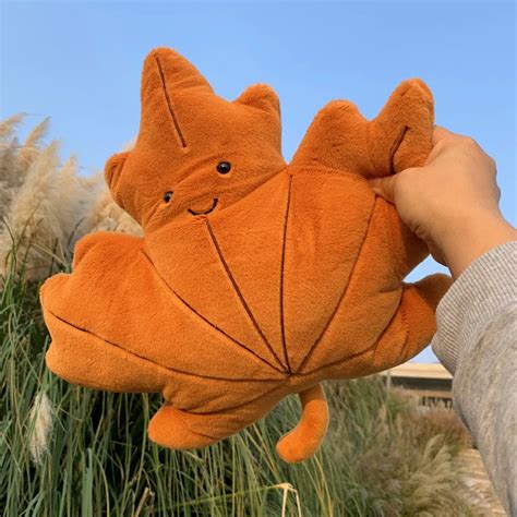 Simulation Plush Leaf Hug Pillow Cartoon Maple Leave Throw Pillow Soft