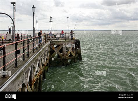 Anglers on pier hi-res stock photography and images - Alamy