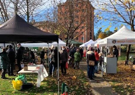 Edizione Straordinaria Del Mercato Contadino In Piazza Vittorio