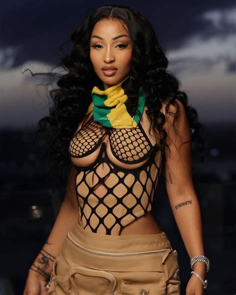 Shenseea Turns Heads With Sexy Unique Outfit See Photos Dancehall Hub Media