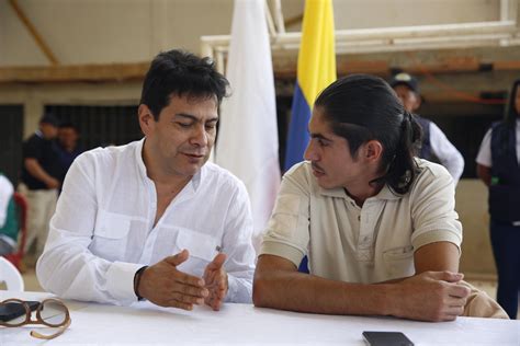 Colombia Gobierno Y Disidencia De Farc Arrancan Di Logo De Paz