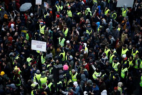 Les Manifestations Des Gilets Jaunes En Images Radio Canada Ca