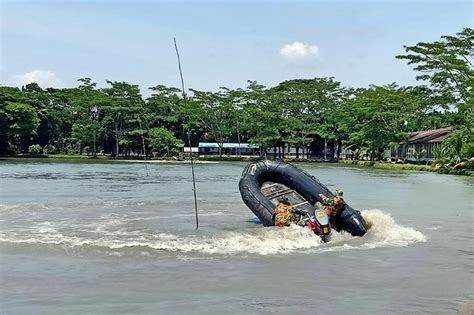 Asah Keterampilan Prajurit Yonif 5 Marinir Laksanakan Latihan Rubber