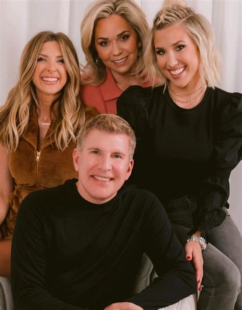 Lindsie Chrisley Admits She Hasn T Visited Her Mom In Prison Yet And