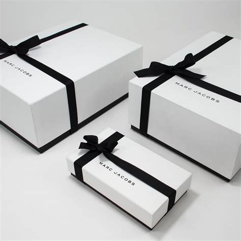 Marc Jacobs Packed Wrapped Jewelry Packaging Clothing Packaging