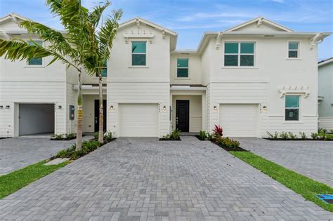 4547 Hollister Ave Lake Worth Fl 33463 Townhome Rentals In Lake