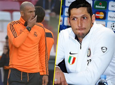 Zin Dine Zidane Marco Materazzi Prend Sa D Fense Public