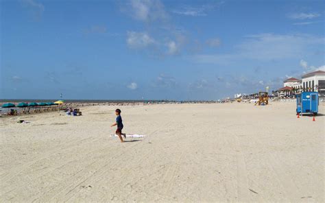 Galveston Beach / Texas / USA // World Beach Guide