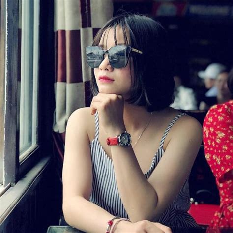 Hoàng Thị Loan hot girl sân cỏ được fan truy lùng nhiều nhất sau chiến thắng của tuyển nữ