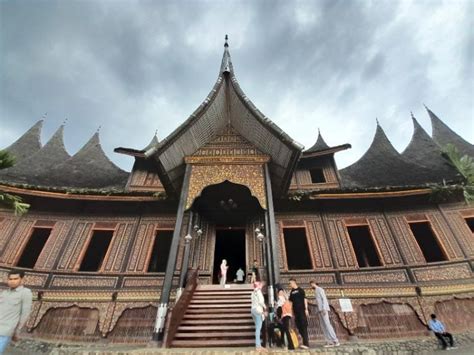 Termasuk Rumah Gadang Inilah Deretan Rumah Adat Tahan Gempa Di