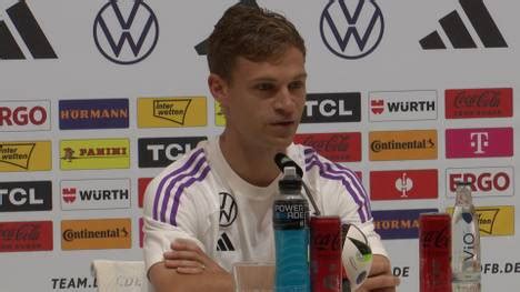 Dfb Team Absolut Rassistisch Kimmich Wettert Nach Ard Umfrage