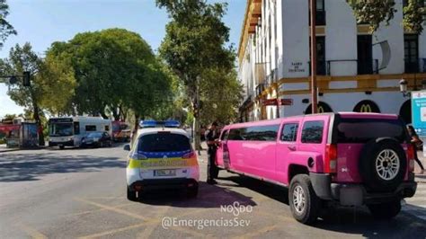 Inmovilizada Una Limusina Que Transportaba A Personas De Despedida