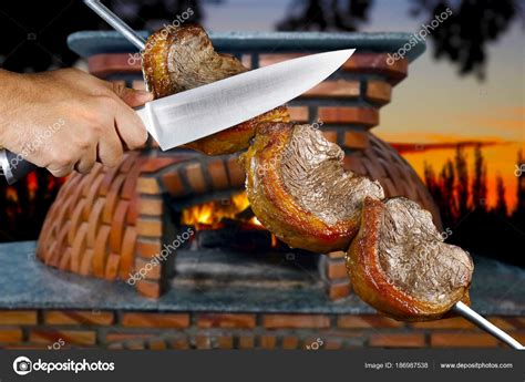 Picanha Tradicional Churrasco Brasileiro — Foto © Rocharibeiro 186987538