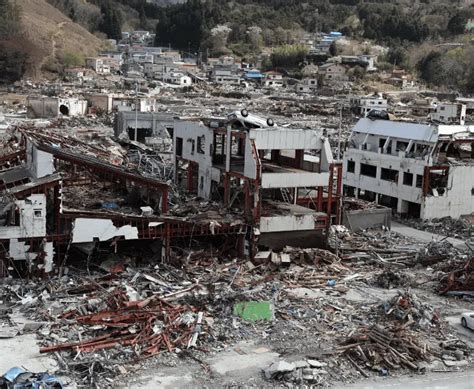 earthquake magnitude differ  intensity