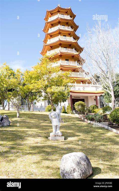 Pagoda En El Templo De Nan Tien Fotograf As E Im Genes De Alta