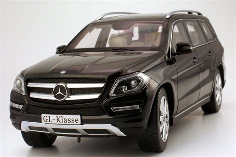 Mercedes Benz GL Klasse 2012 X166 Obsidian Schwarz Met Werbemodell