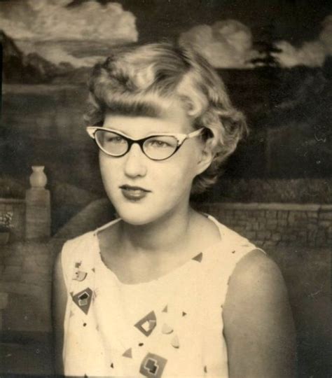 Before Smartphone Selfie Here Are 37 Lovely Photobooths Of Young Women