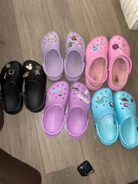 𝓈𝓁𝒾𝓉𝓈 🤍 Crocs Fashion Crocs Shoes Crocks Shoes