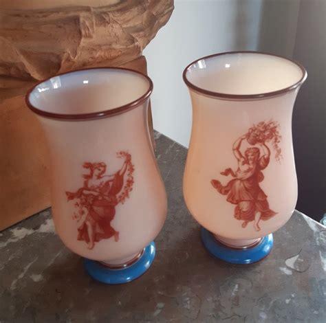 Proantic Paire De Vases Sur Piedouche En Opaline En Verre Soufflé é