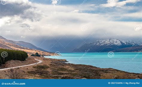 New Zealand Peters Lookout As A Gate To Mount Cook National Park