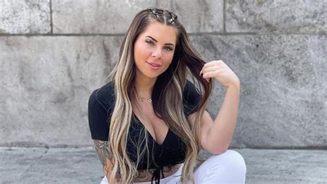 Jenny Frankhauser Bekommt Fiese Nachrichten Wegen Bikini Foto Und Kontert Selbstbewusst