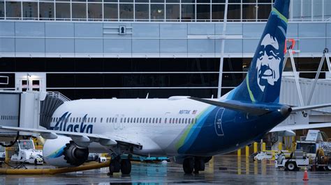 Alaska Airlines Inmoviliza Sus Boeing Tras Aterrizaje De Emergencia