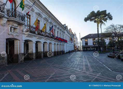 Quito Ecuador Februari Plaza Grande En Metropolitan Kathedraal