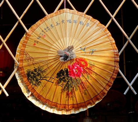 Chinese Hand Painted Oil Paper Umbrella Editorial Photo Image Of Craft Bamboo 77139221