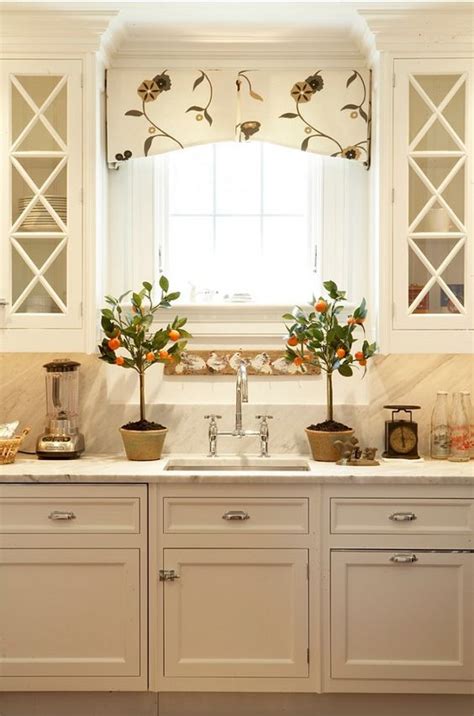 3 Kitchen Window Treatment Types And 23 Ideas - Shelterness