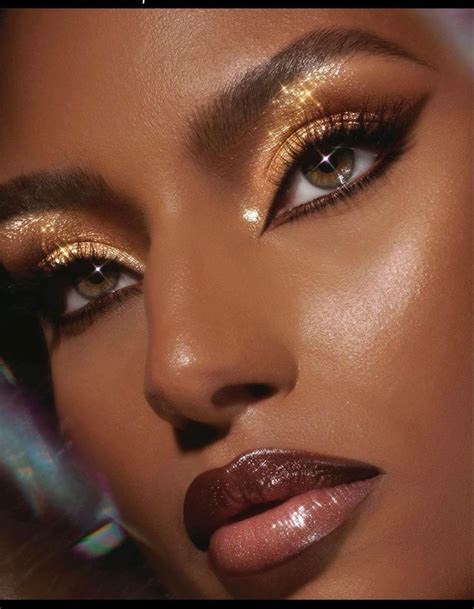 Hey Pandas Post Some Cool Makeup Looks Closed In Gold Makeup