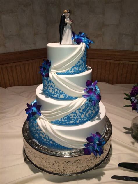 31 Classic Blue Wedding Cakes To Blow Your Mind Away Wedding Cakes Blue Wedding Cake Designs