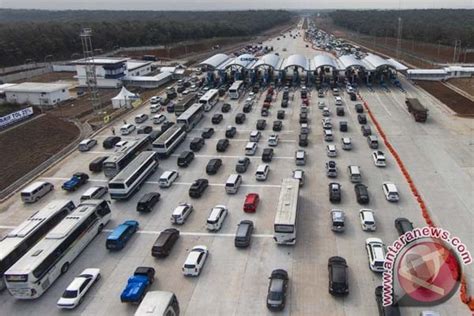 Urai Kemacetan Gerbang Tol Cipali Dibuka Antara News